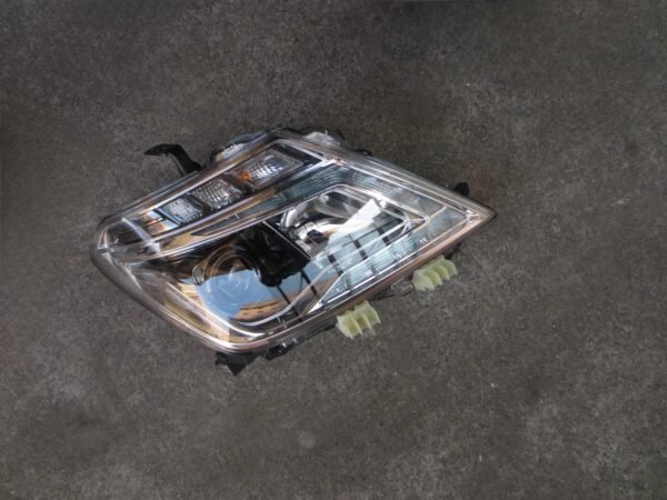 Wholesale Nissan Patrol 2012 Head Lamps - Factory Direct Supplier for Bulk Needs - Image 2