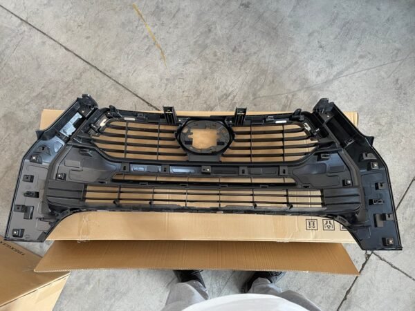 Toyota Hilux 2020-2023 Grilles - Image 3
