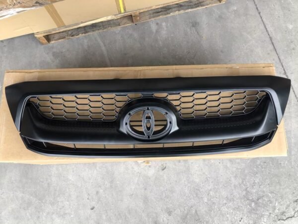 Toyota Hilux Vigo 2008 OEM Grille Black - Image 2