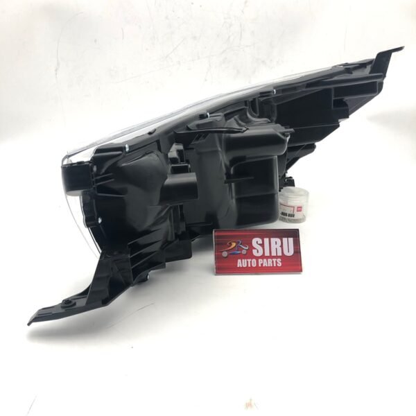 Toyota Hilux Revo 2016 Headlights Basic Model - Image 4