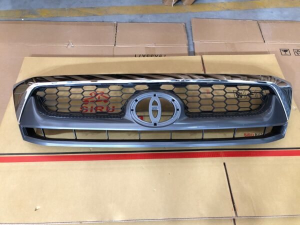 Toyota Hilux Vigo 2008 OEM Grille Half Chromed - Image 3