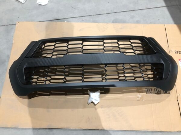 Toyota Revo 2020 Modify Grille Factory Supply - Image 5