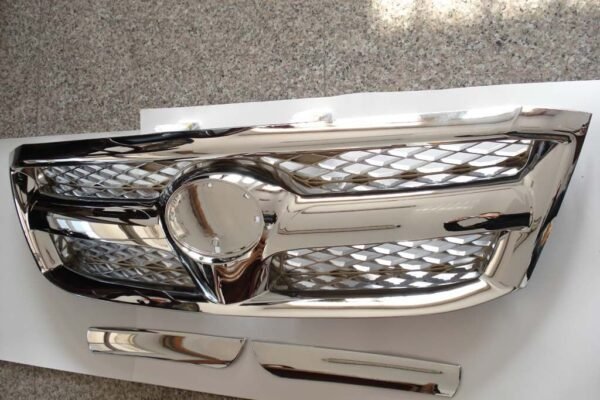 Toyota Hilux Vigo 2005 OEM Grille - Image 2