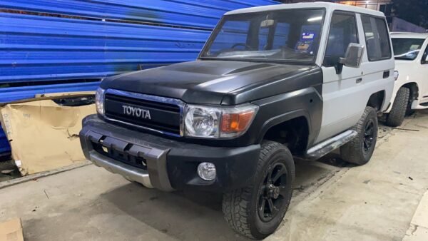 Toyota Land Cruiser FJ70 FJ75 FJ79 Model Face-lift Conversion - Image 2